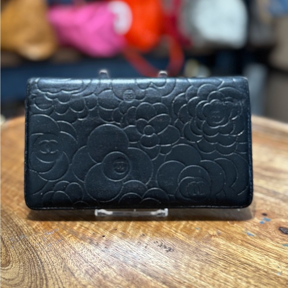 CHANEL long bifold wallet embossed - Picture 2 of 7